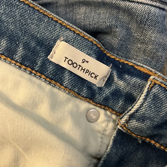 J. Crew 9” Toothpick Jeans Size 27 - Picture 4 of 5